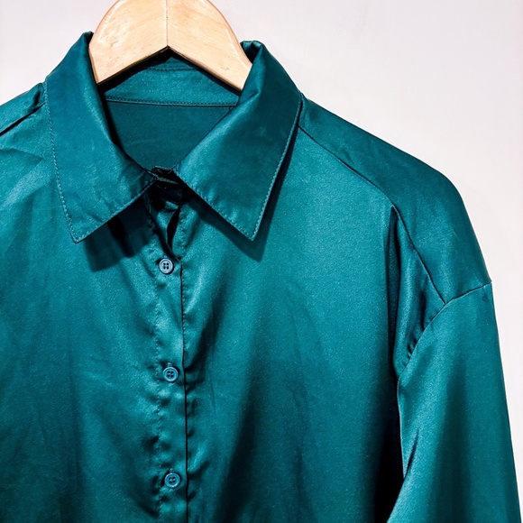 SHEIN Forest green silky shirt - Picture 4 of 8